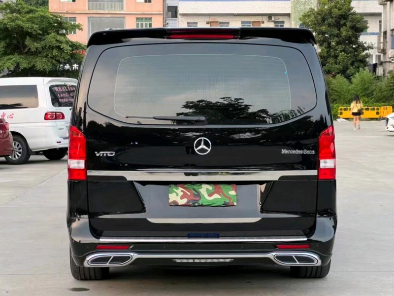 东莞21年奔驰威霆9