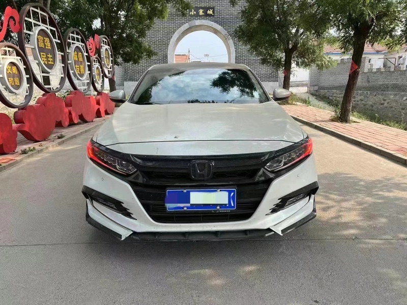 青岛19年本田雅阁1
