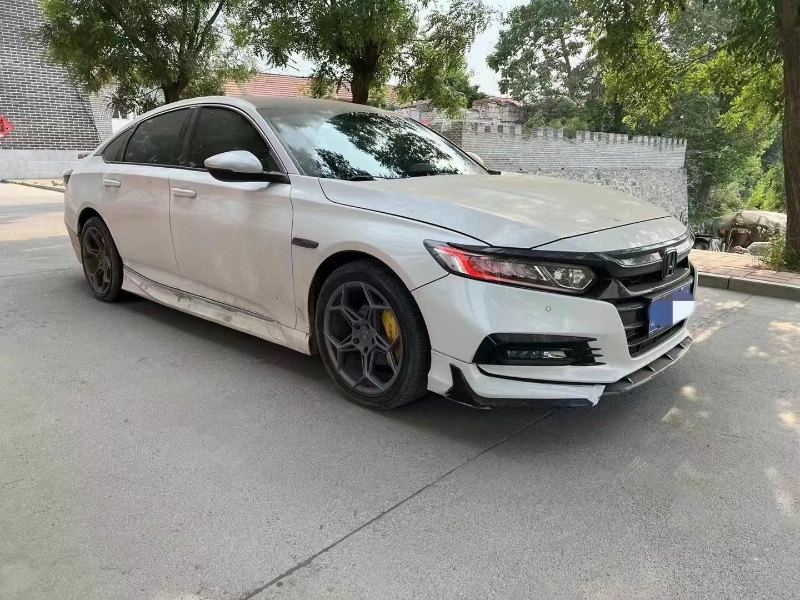 青岛19年本田雅阁4