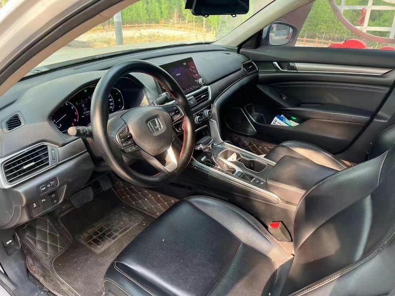 青岛19年本田雅阁6