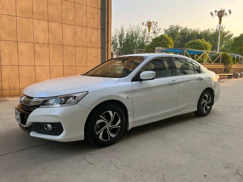 徐州17年本田雅阁2