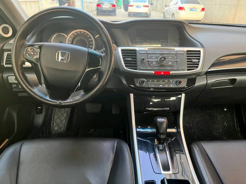 徐州17年本田雅阁5