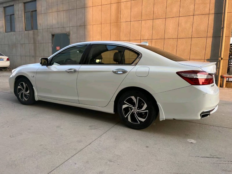 徐州17年本田雅阁7