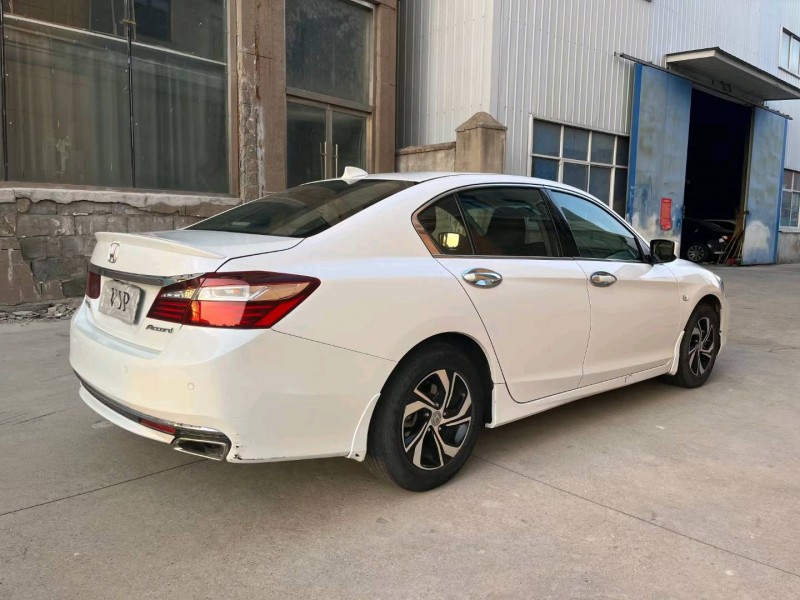 徐州17年本田雅阁8