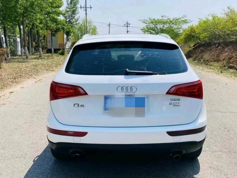 青岛10年奥迪Q56