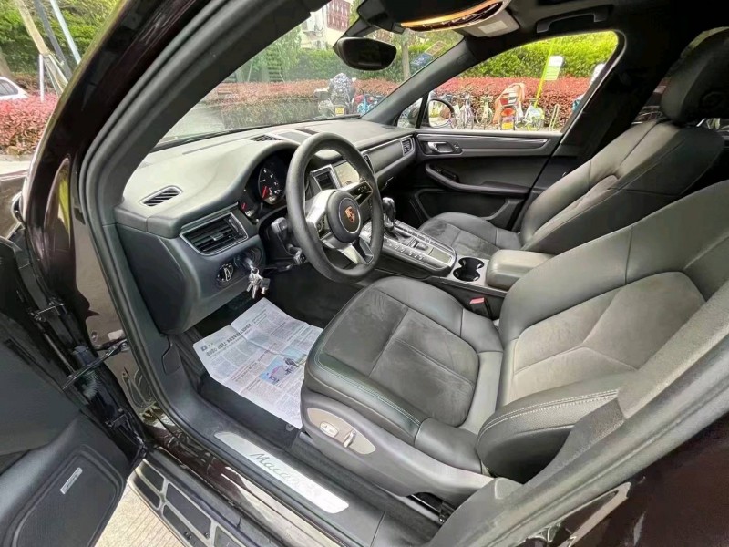 紹興14年保時捷Macan6