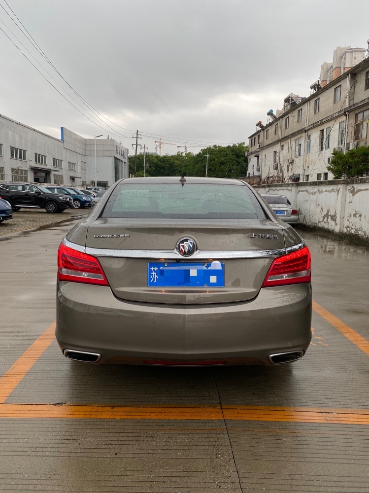 泰州15年别克君越6