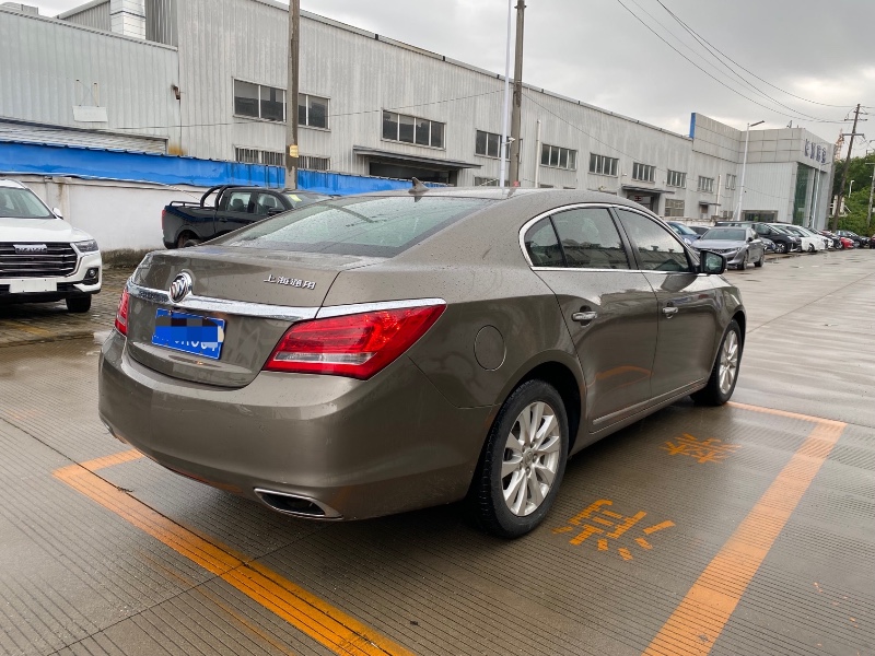 泰州15年别克君越5