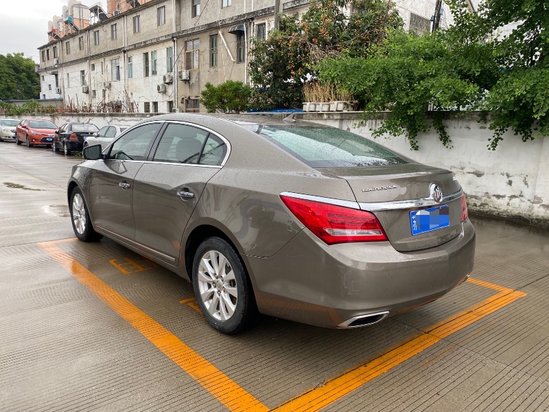 泰州15年别克君越4