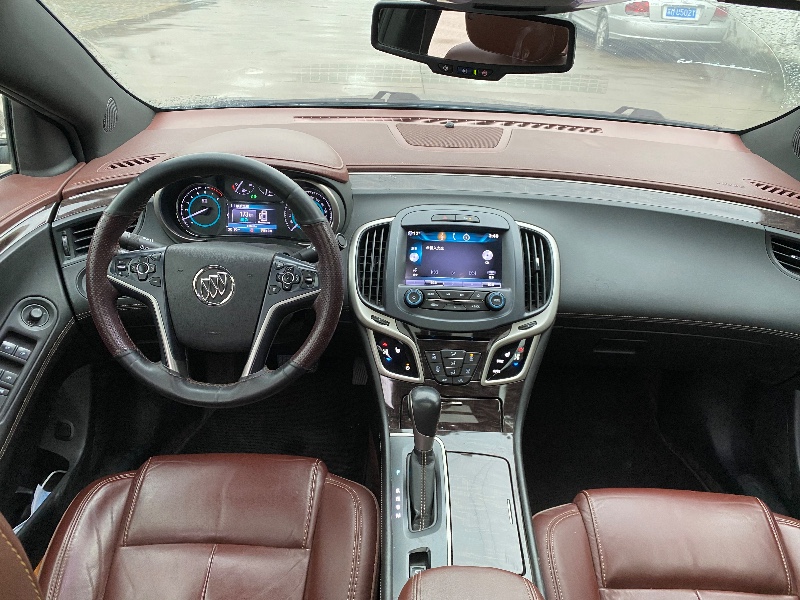 泰州15年别克君越1