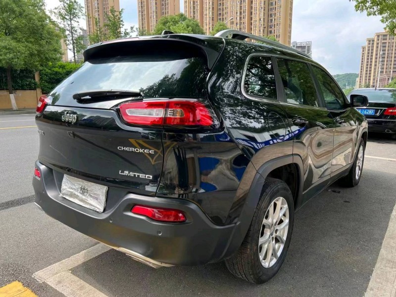北京17年Jeep自由光7