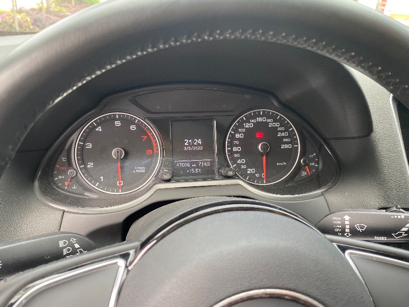 宜賓17年奧迪Q53