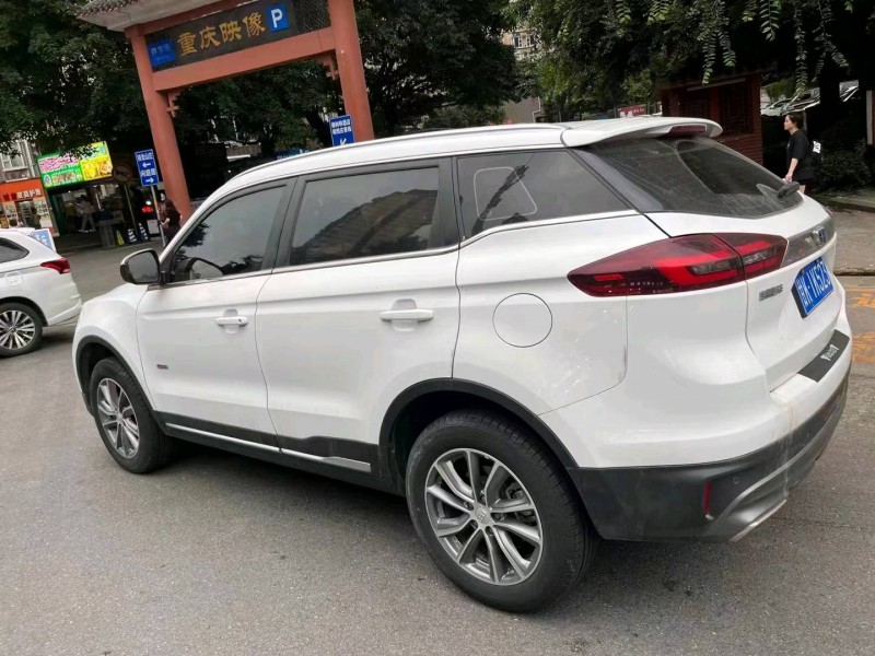 重慶18年吉利博越2