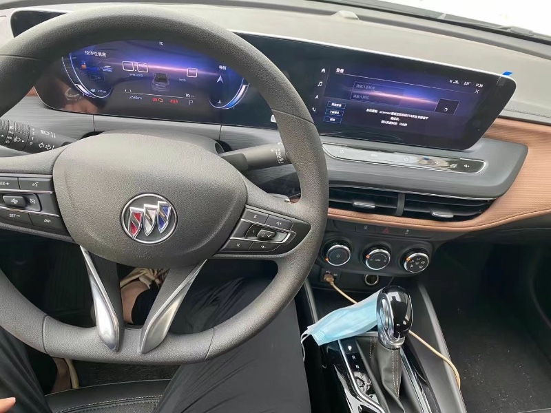 青岛22年别克威朗9