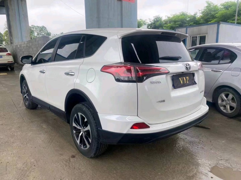 畢節18年豐田RAV4榮放3