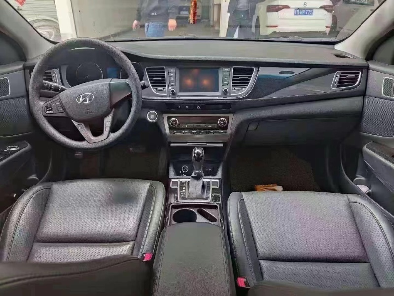 北京16年现代名图9