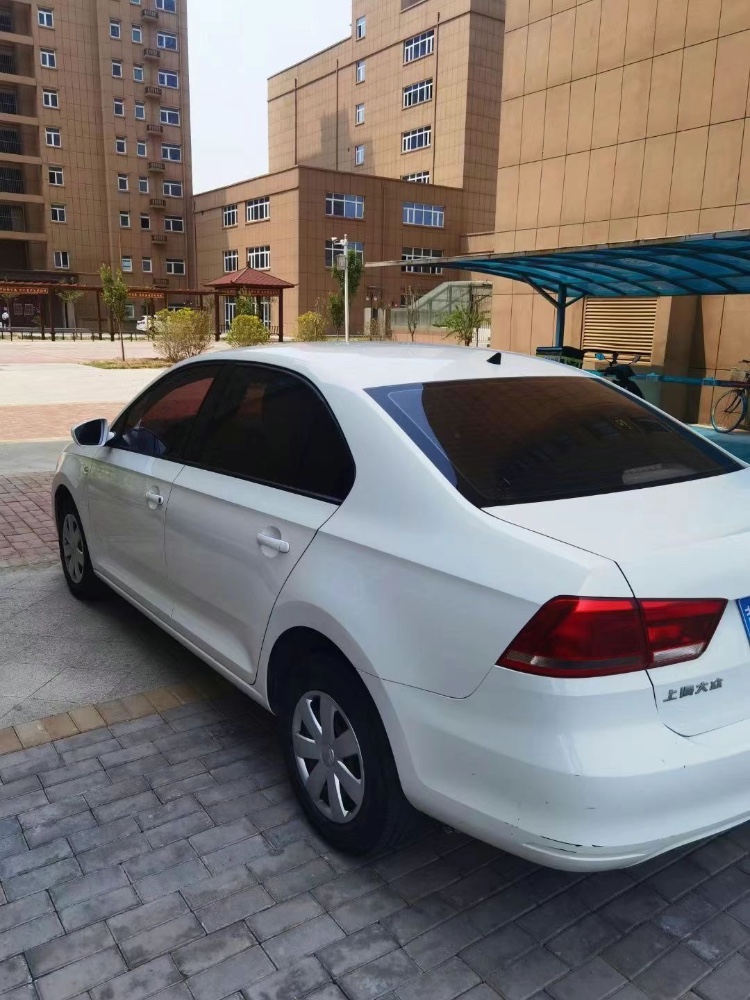 青岛17年大众桑塔纳5