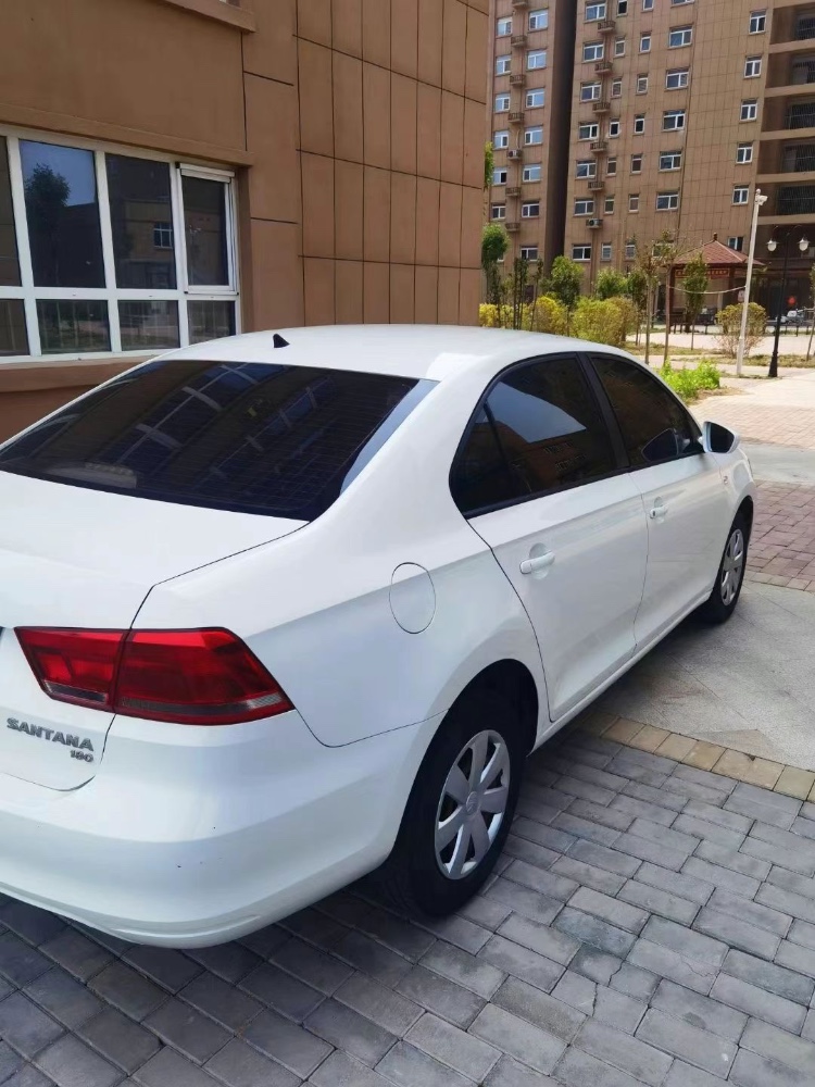 青岛17年大众桑塔纳6