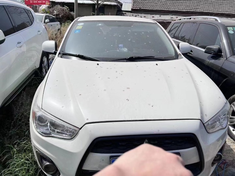 青岛16年三菱劲炫1