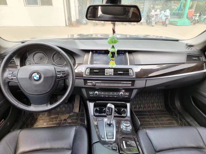 青岛12年宝马5系4