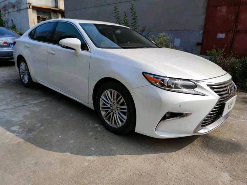 北京18年雷克萨斯ES8