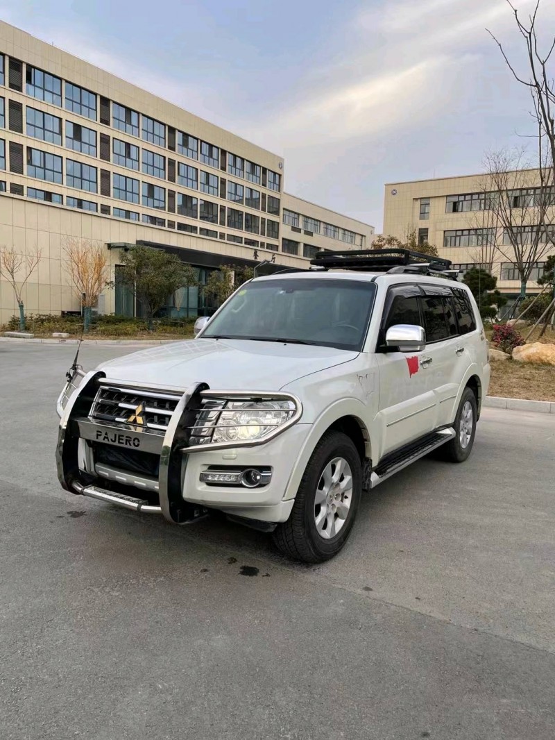 宿迁17年三菱帕杰罗8