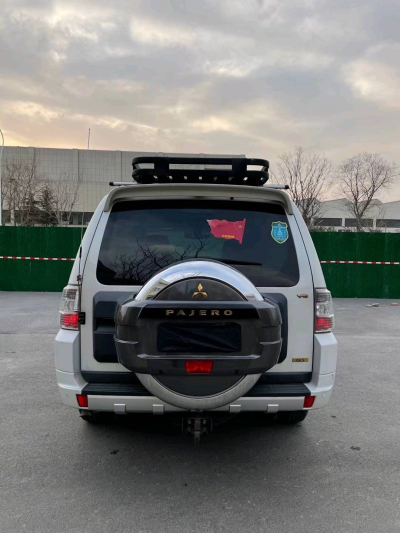 宿迁17年三菱帕杰罗1