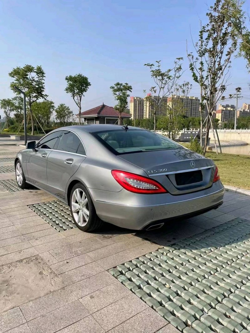 徐州12年奔驰CLS7