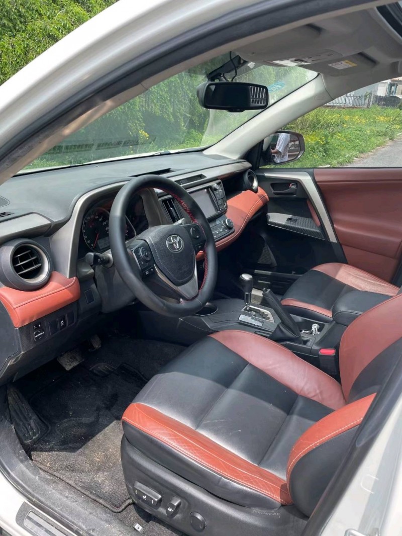 沈陽16年豐田RAV48