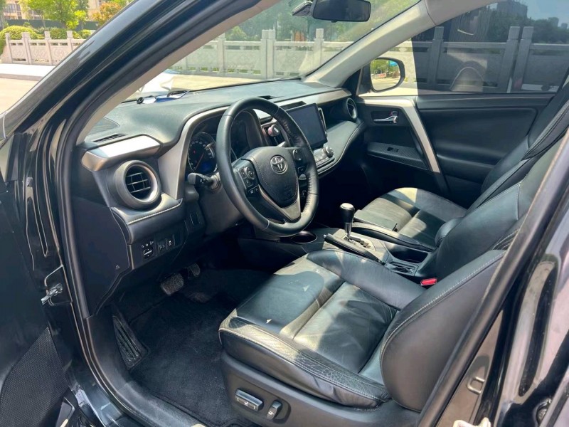 徐州14年丰田RAV47