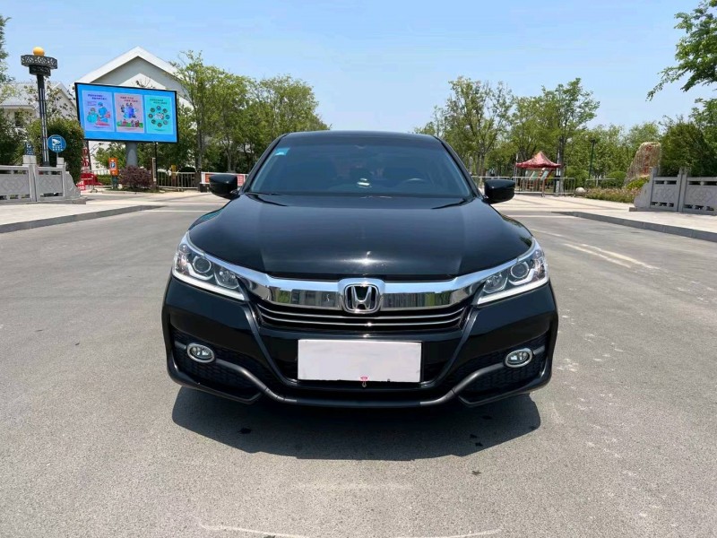 徐州18年本田雅阁1