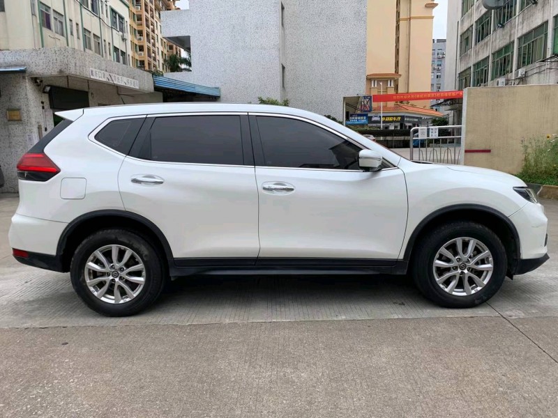 中山19年日產奇駿2