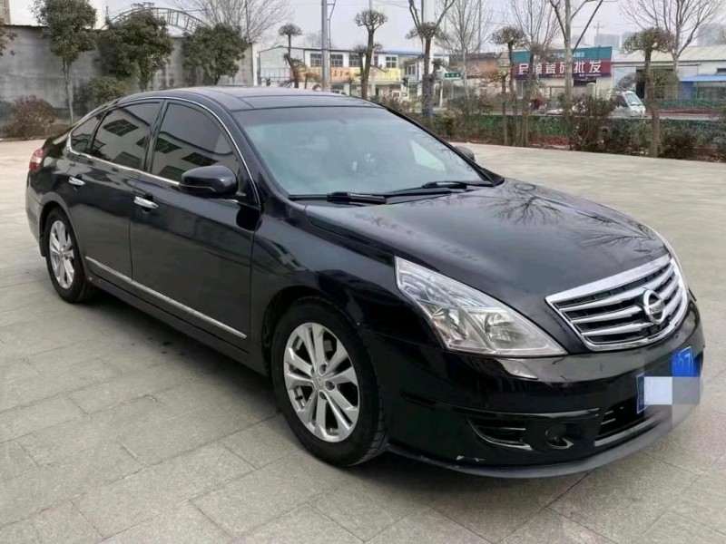青島10年日產天籟2