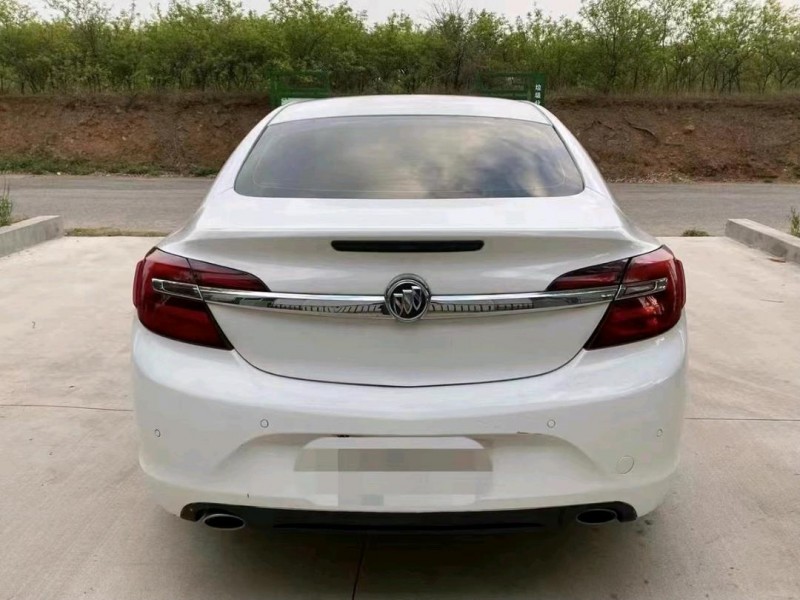 青岛16年别克君威1