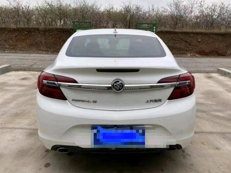 青岛17年别克君威6