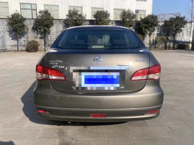 青島16年日產軒逸6