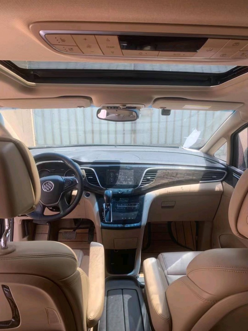 青岛17年别克GL82