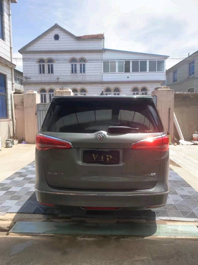 青岛17年别克GL88