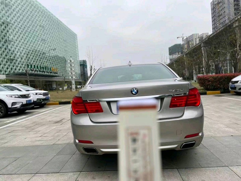 北京12年宝马7系2