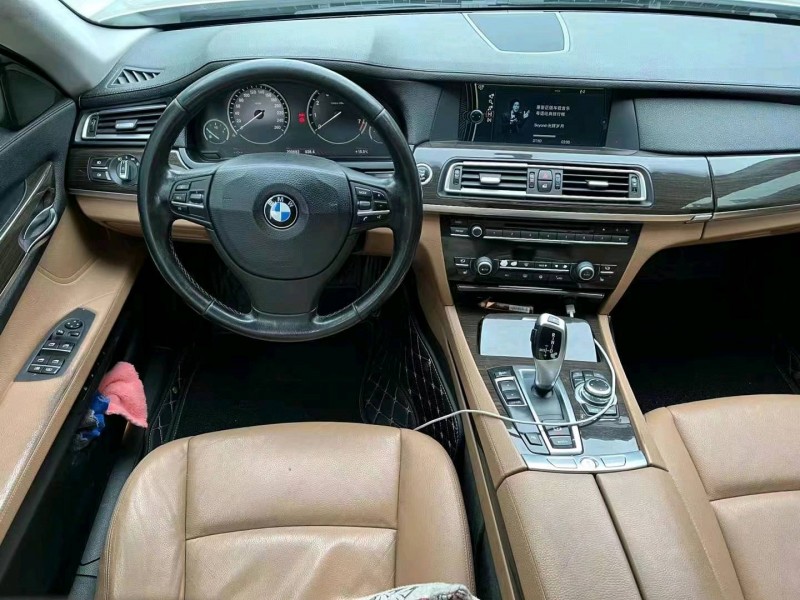 北京12年宝马7系3