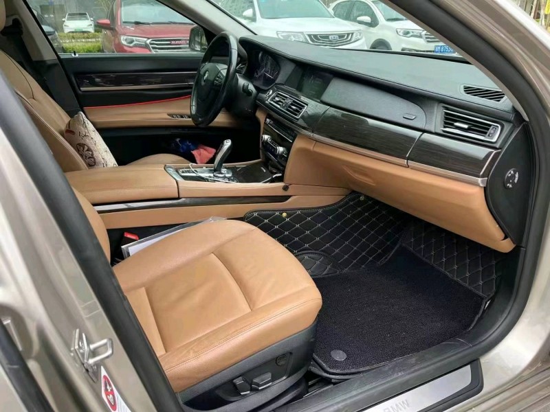 北京12年宝马7系4