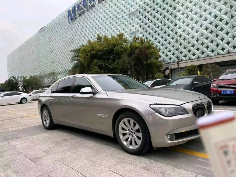 北京12年宝马7系6