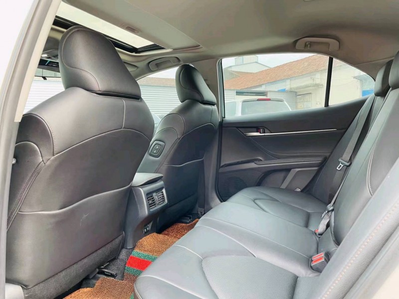 徐州18年丰田凯美瑞5