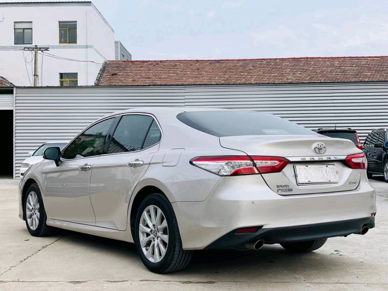 徐州18年丰田凯美瑞4