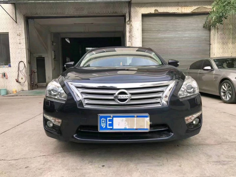 欽州14年日產天籟1