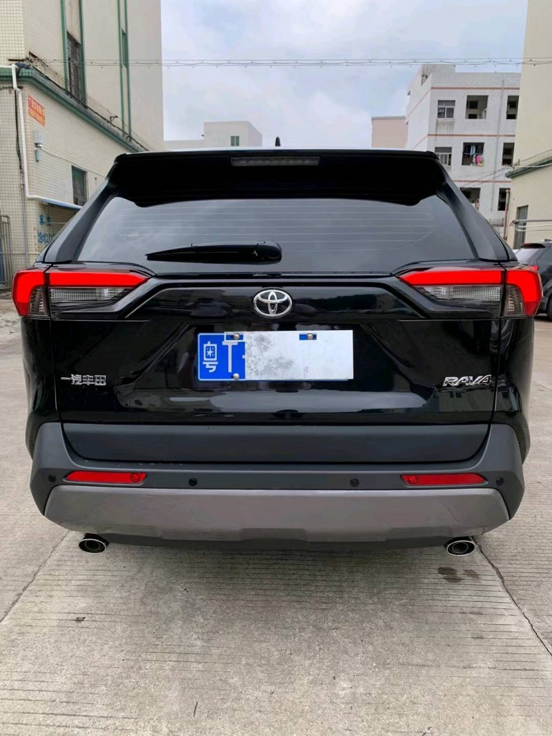 中山22年丰田RAV44