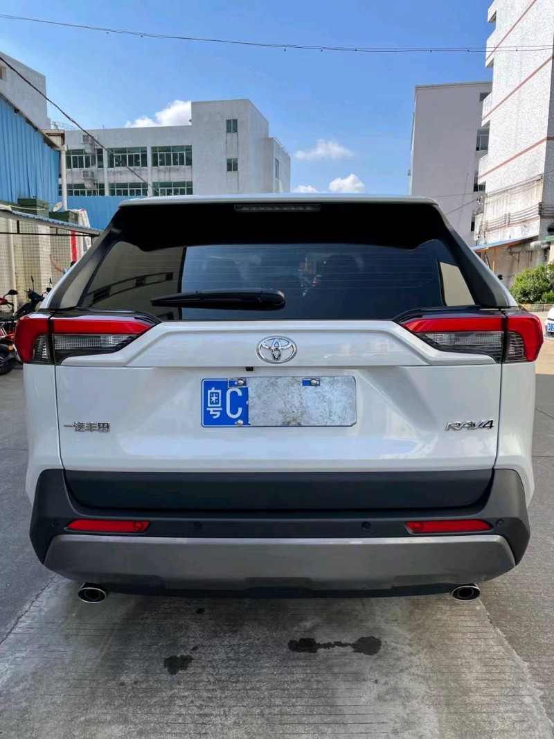 中山22年丰田RAV44