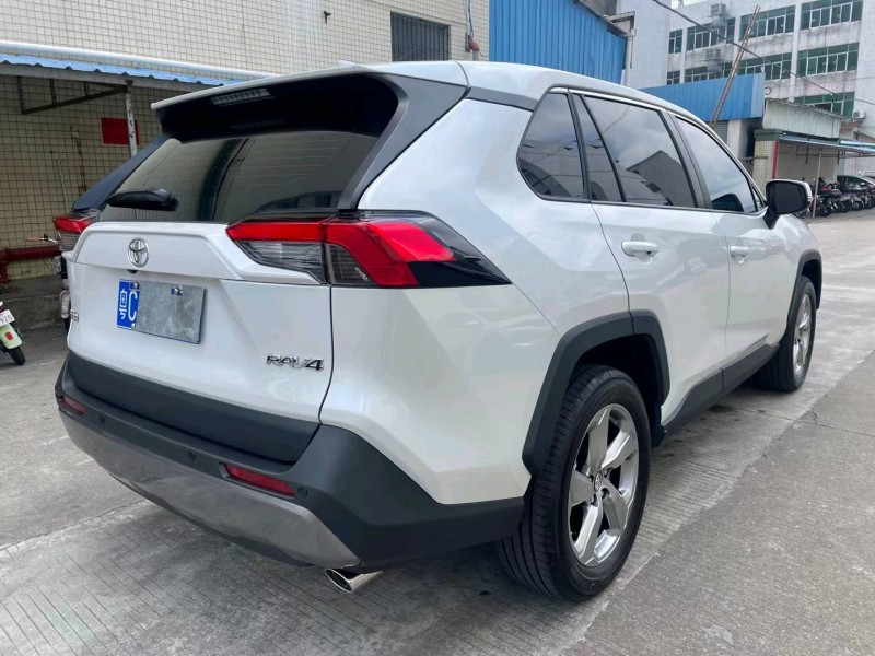 中山22年丰田RAV46
