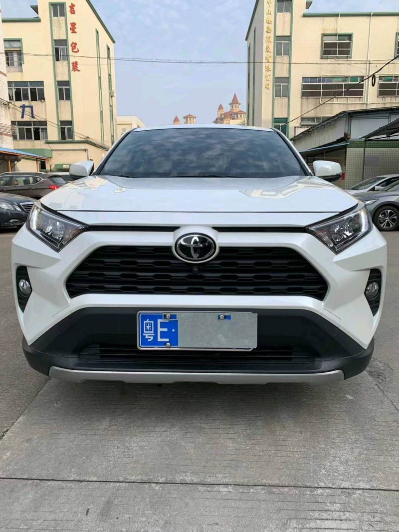 中山21年丰田RAV41