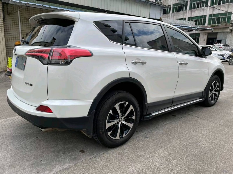中山19年丰田RAV45